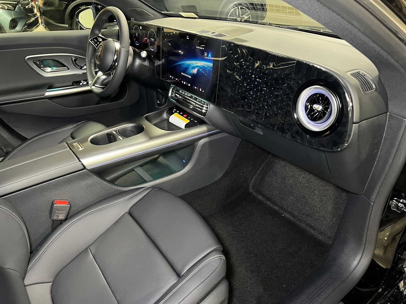 2027 Mercedes-Benz CLA 220 Hybrid FWD