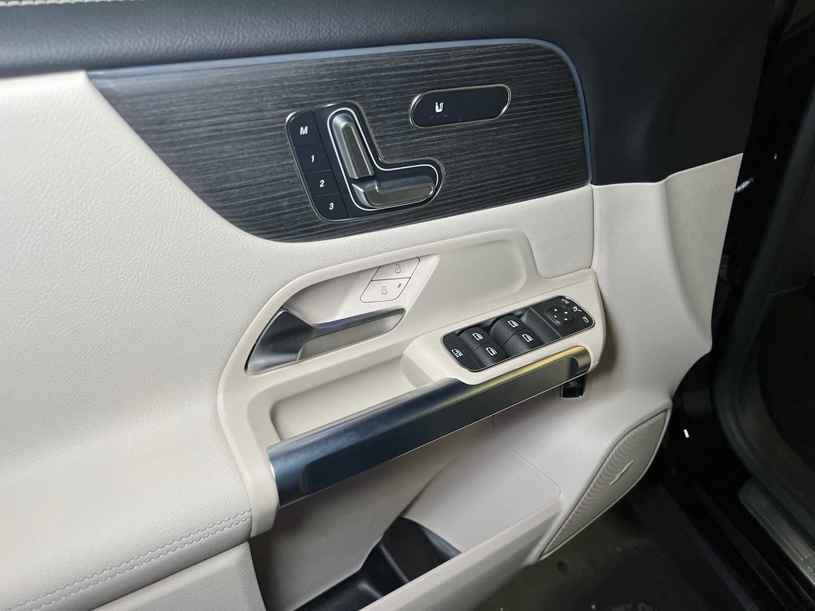 2026 Mercedes-Benz GLB 250 4MATIC® SUV