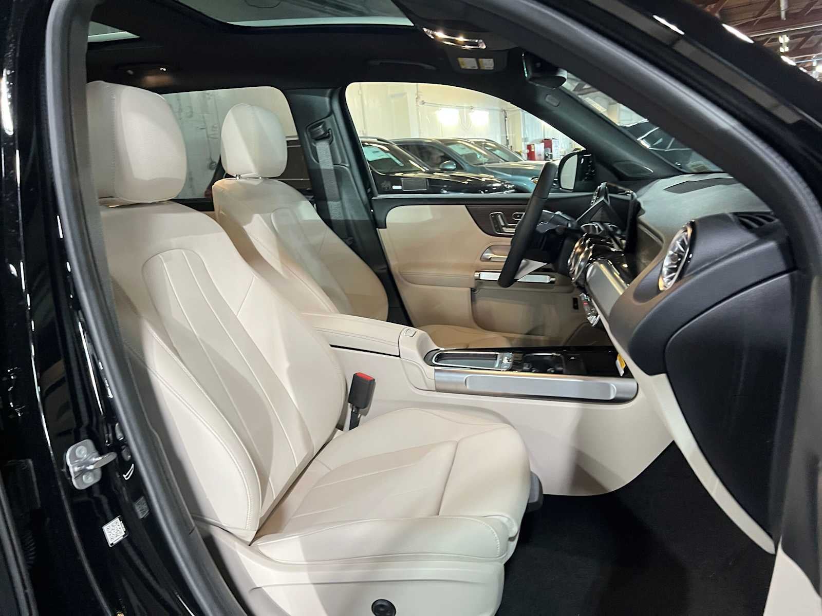 2026 Mercedes-Benz GLB 250 4MATIC® SUV