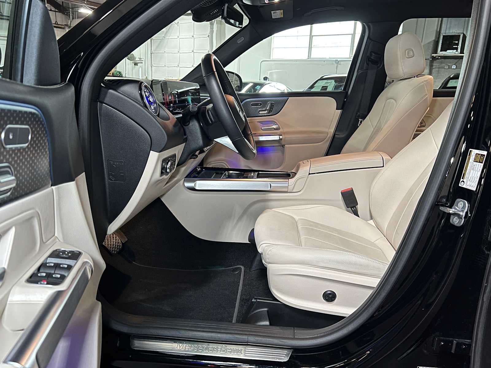 2025 Mercedes-Benz GLB 250 4MATIC® SUV