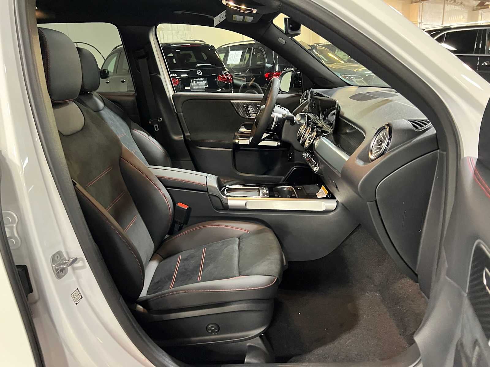 2026 Mercedes-Benz GLB 250 4MATIC® SUV