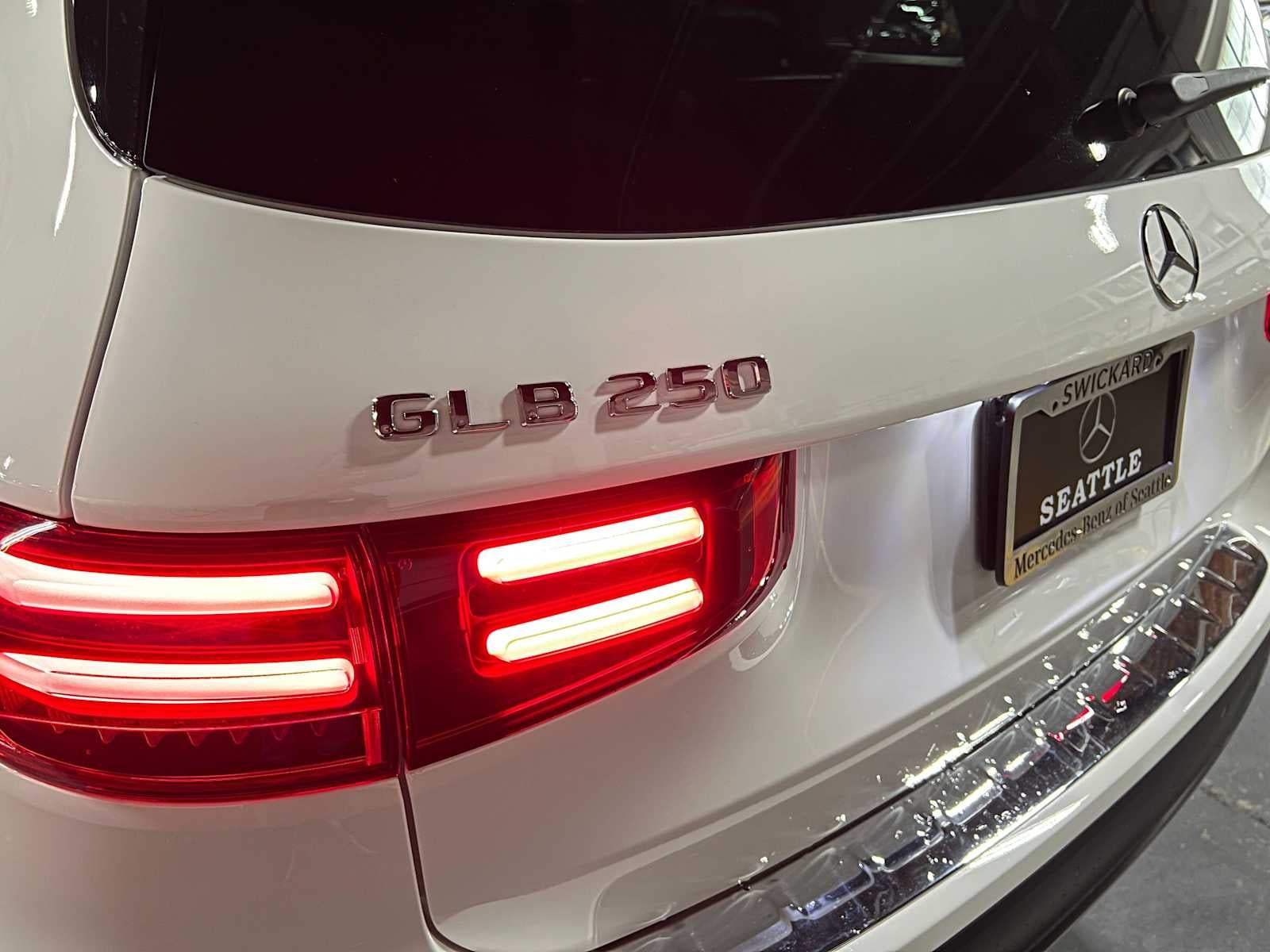 2026 Mercedes-Benz GLB 250 4MATIC® SUV