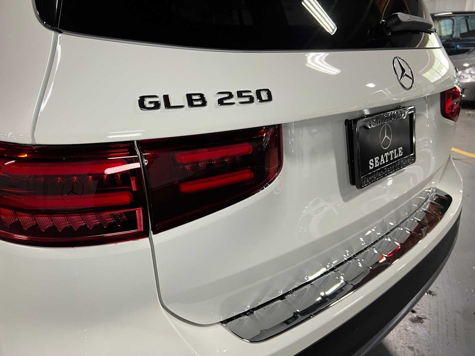 2026 Mercedes-Benz GLB 250 4MATIC® SUV