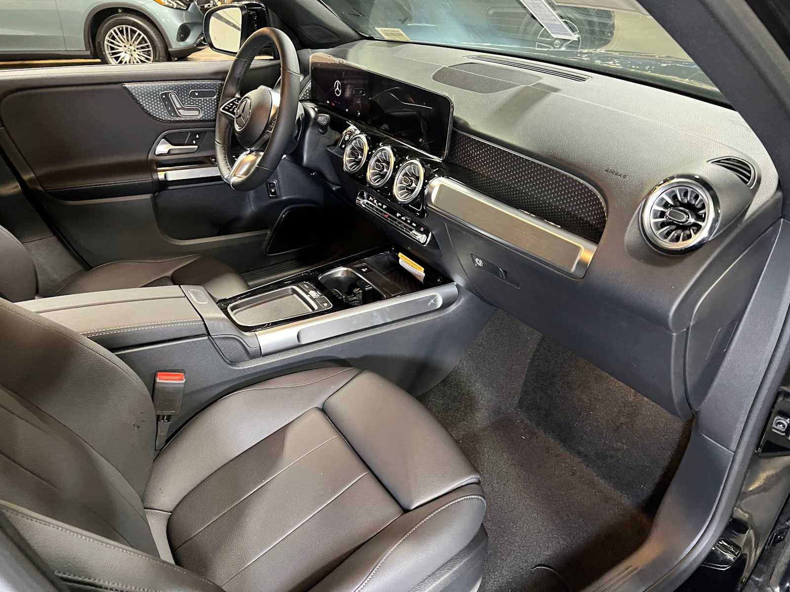 2026 Mercedes-Benz GLB 250 4MATIC® SUV