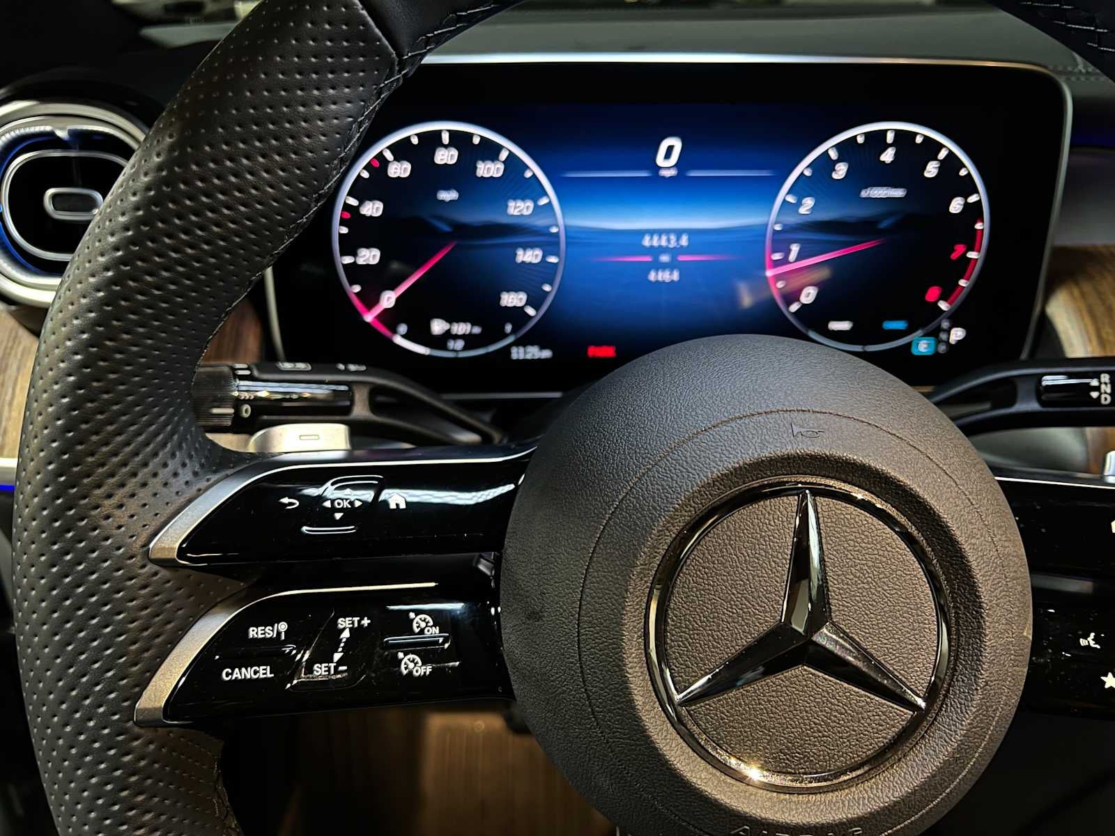 2025 Mercedes-Benz GLC 300 GLC 300