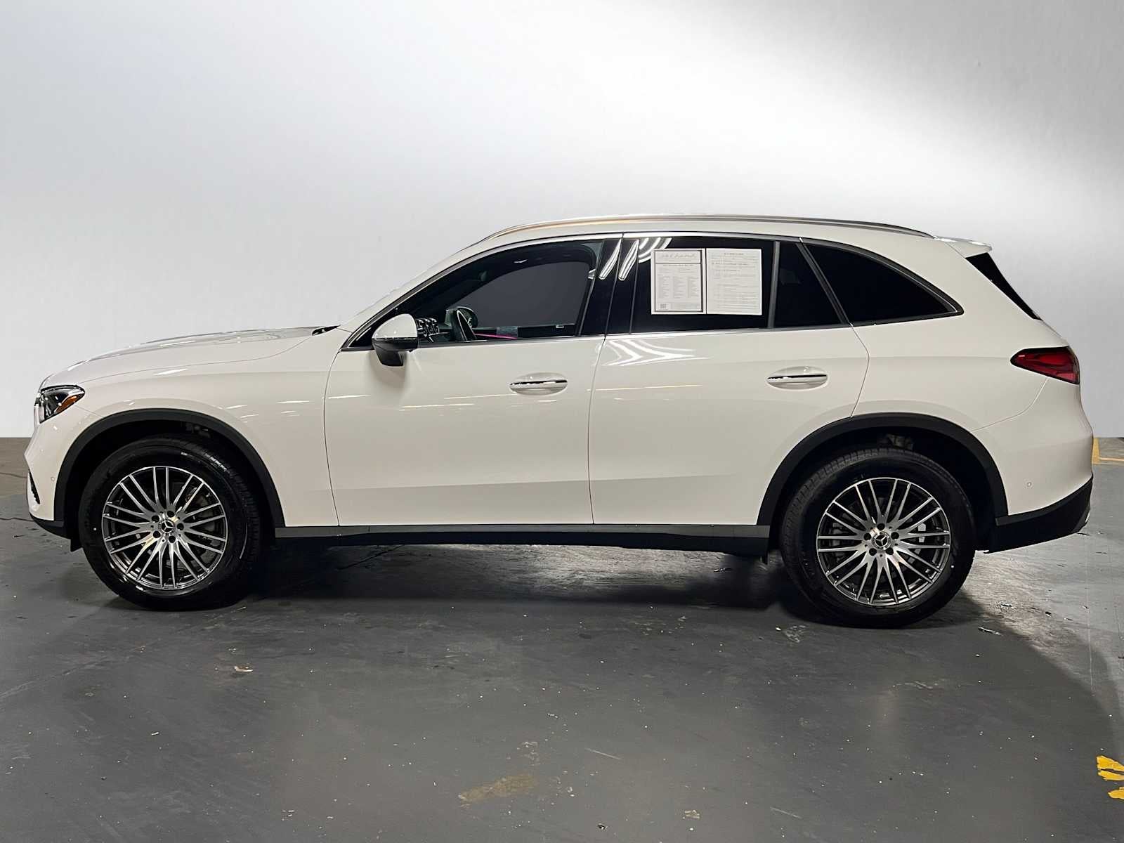 2025 Mercedes-Benz GLC 300 GLC 300