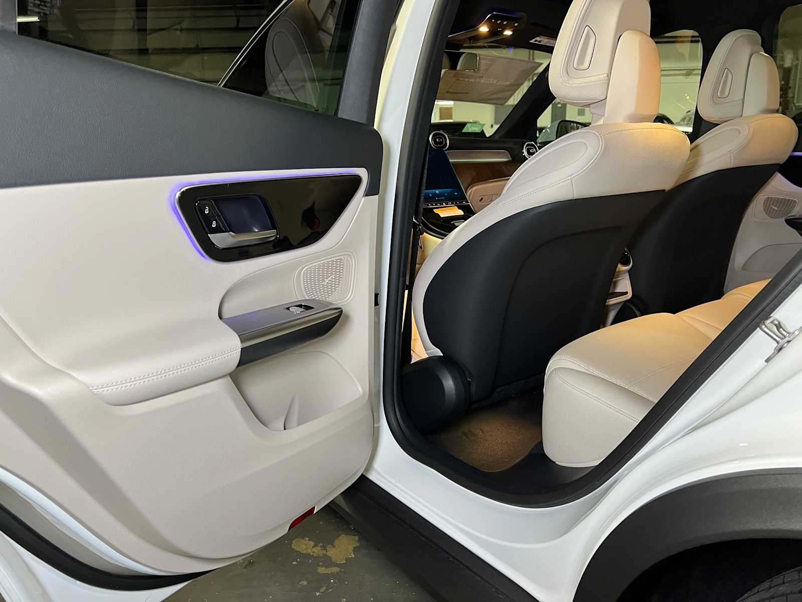 2027 Mercedes-Benz GLC 350e 4MATIC® SUV