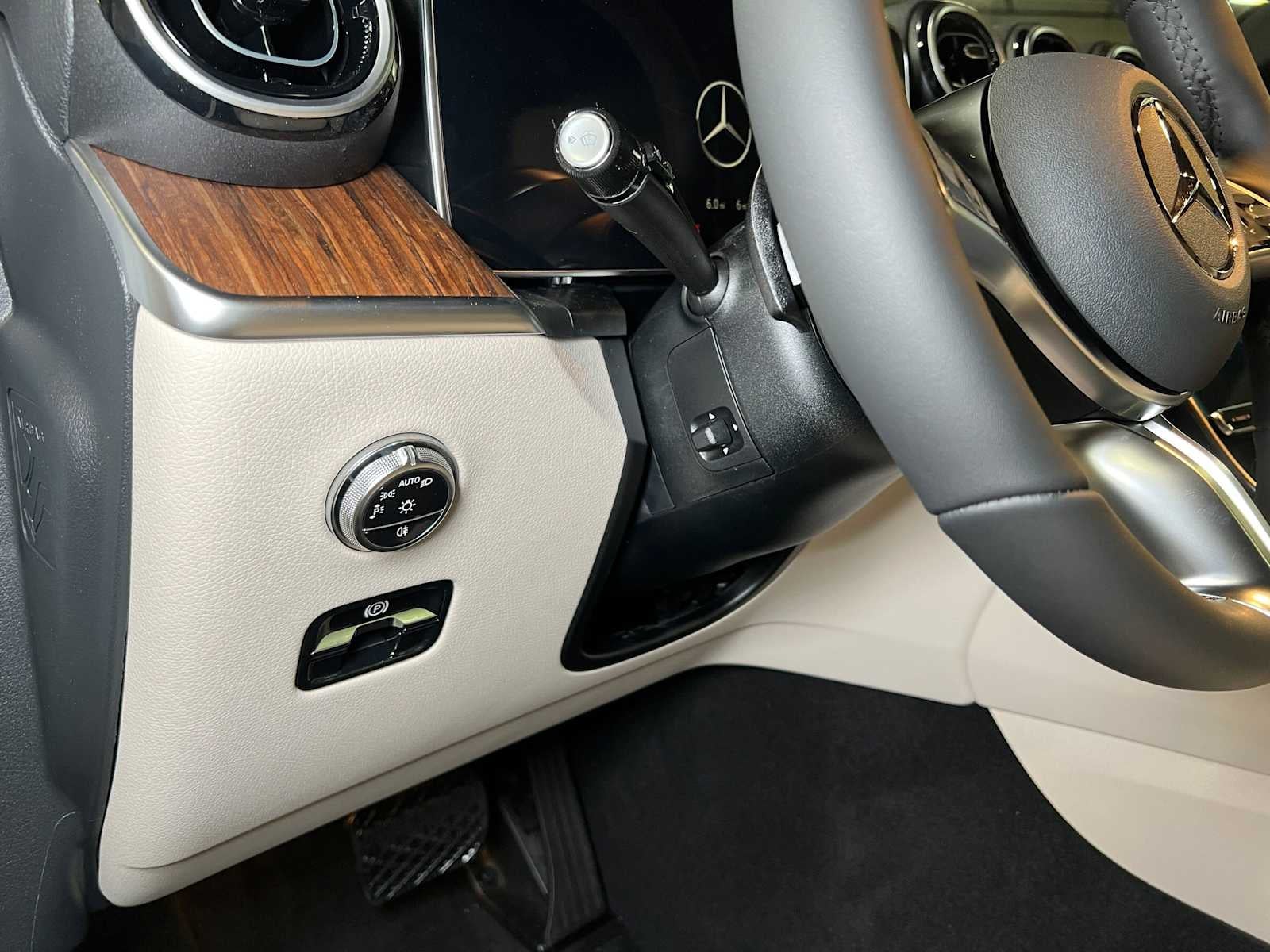 2027 Mercedes-Benz GLC 350e 4MATIC® SUV