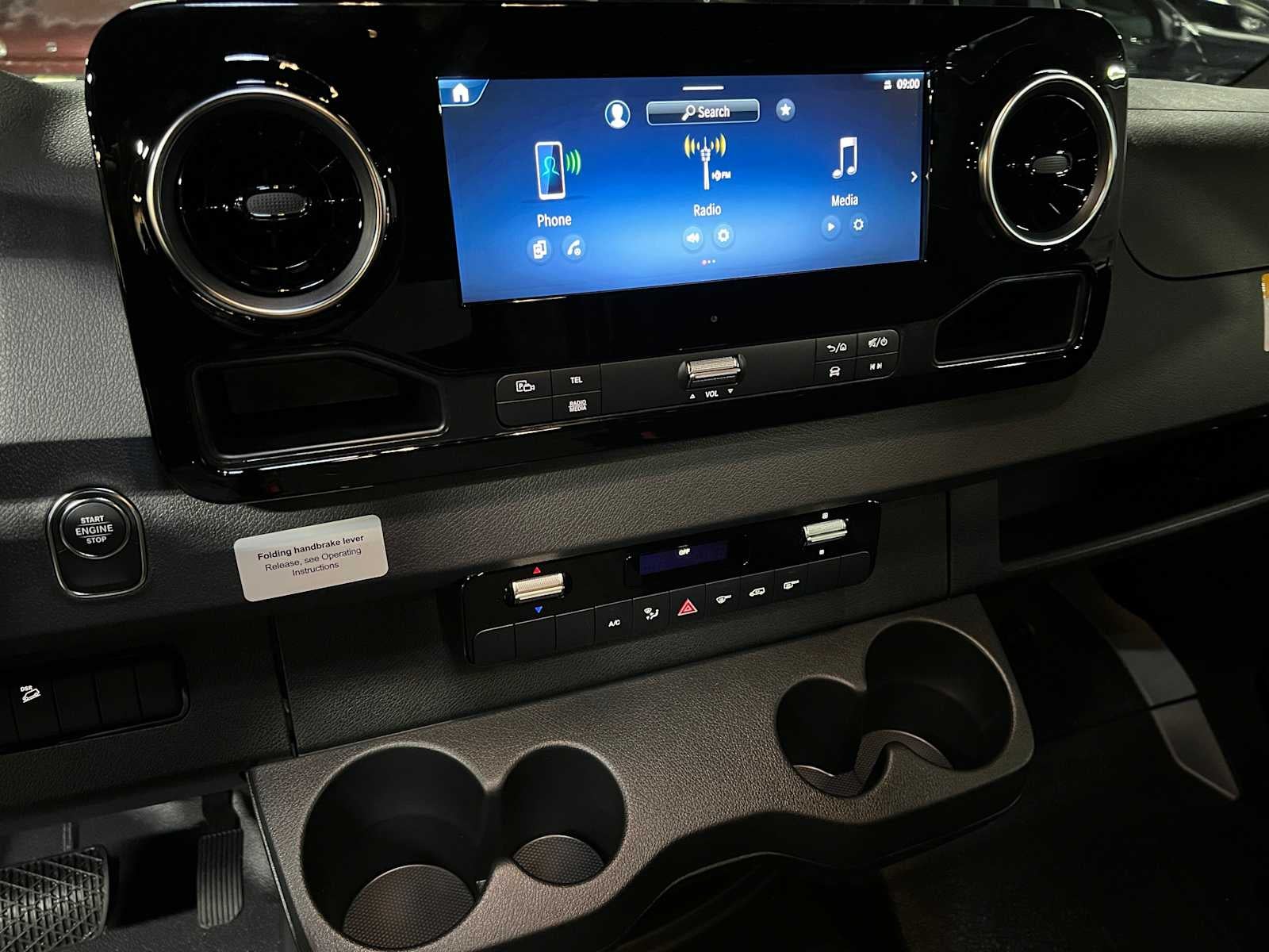 2026 Mercedes-Benz Sprinter 2500 Standard Roof I4 Diesel HO 144" AWD