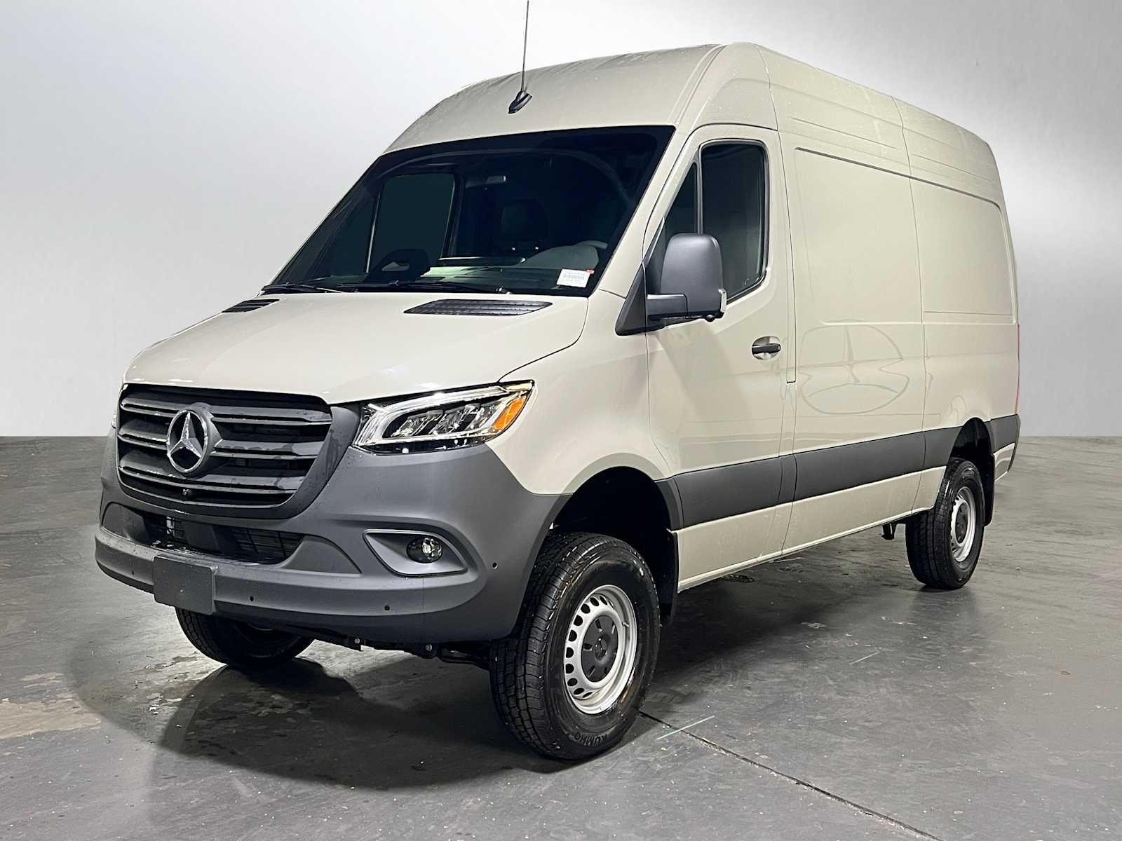 2026 Mercedes-Benz Sprinter 2500 Standard Roof I4 Diesel HO 144" AWD