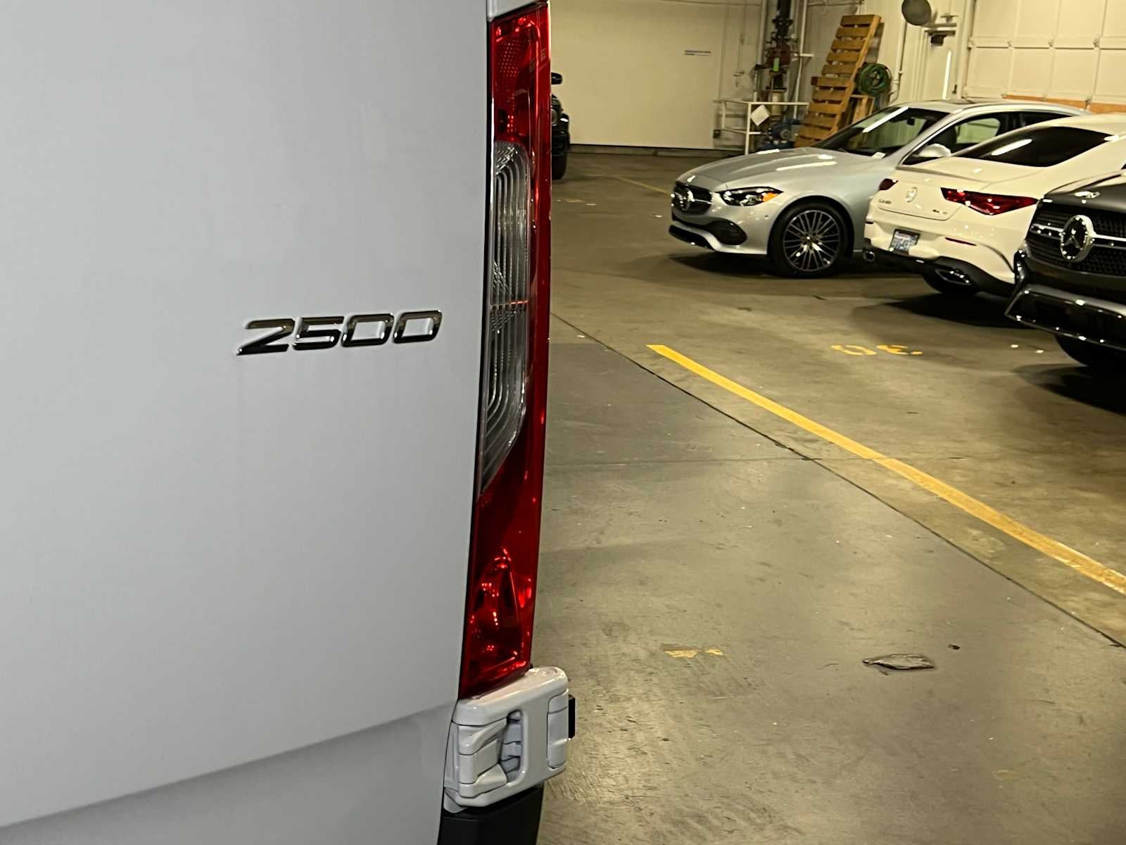 2025 Mercedes-Benz Sprinter 2500 Standard Roof I4 Diesel 144" RWD