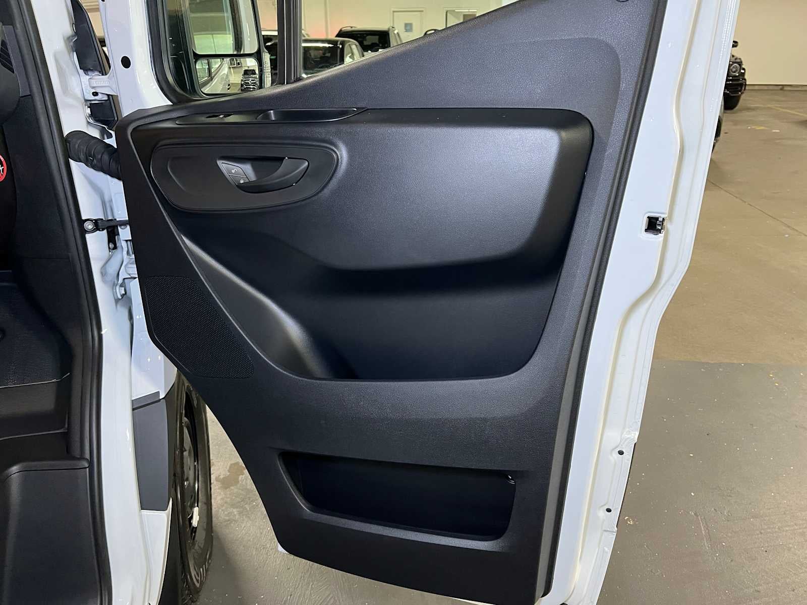 2025 Mercedes-Benz Sprinter 2500 Standard Roof I4 Diesel 144" RWD