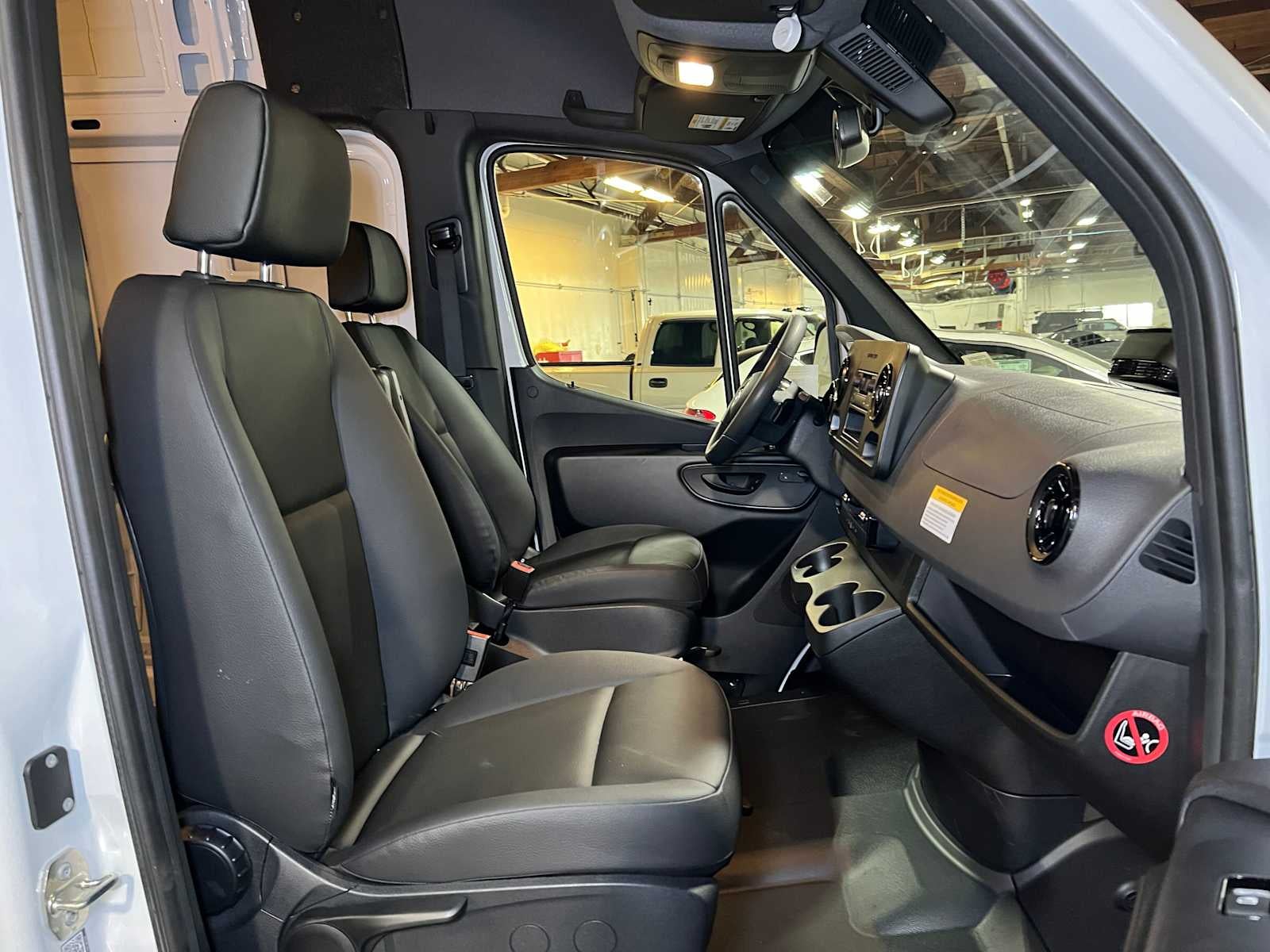 2025 Mercedes-Benz Sprinter 2500 Standard Roof I4 Diesel 144" RWD