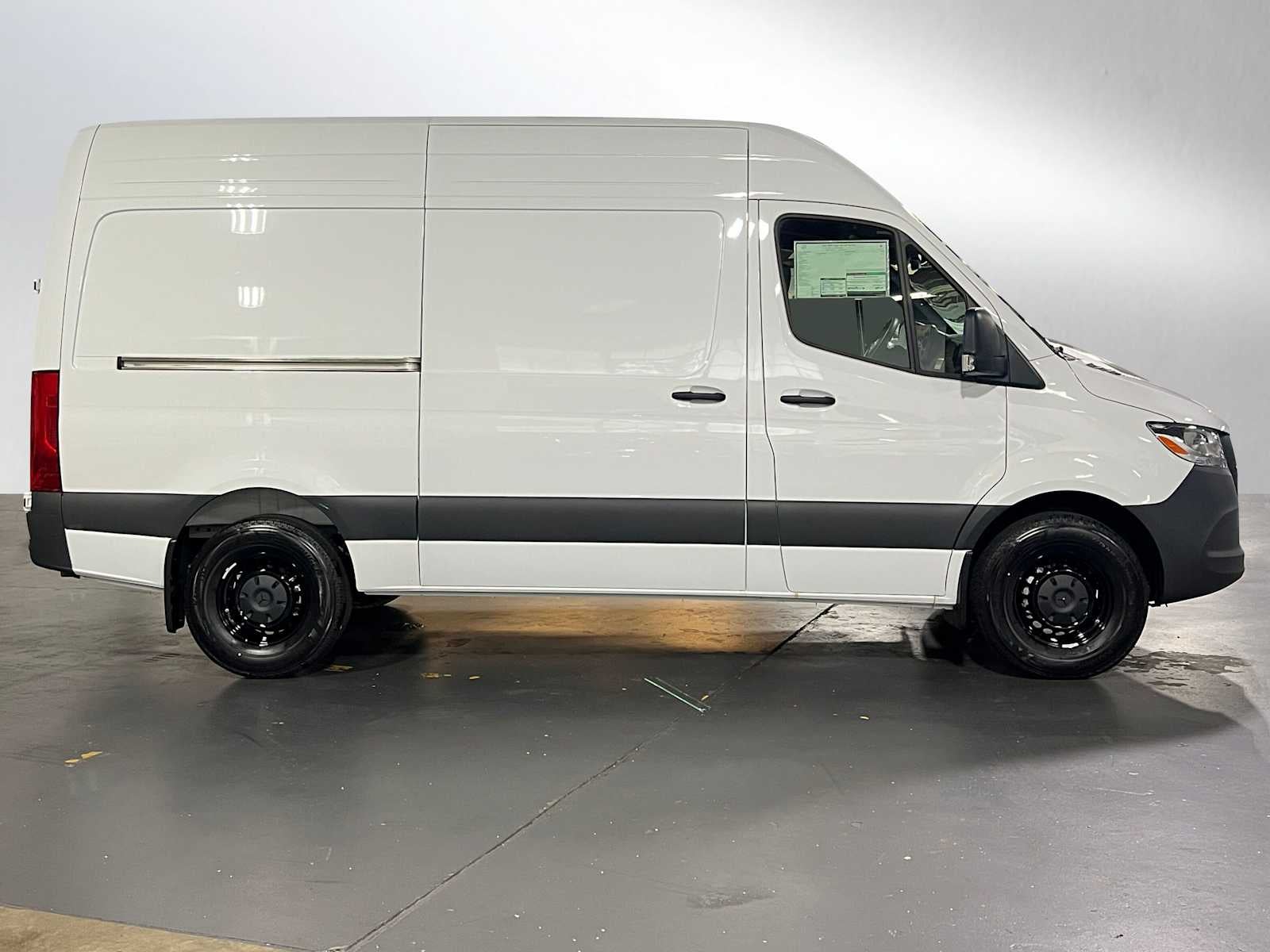 2025 Mercedes-Benz Sprinter 2500 Standard Roof I4 Diesel 144" RWD