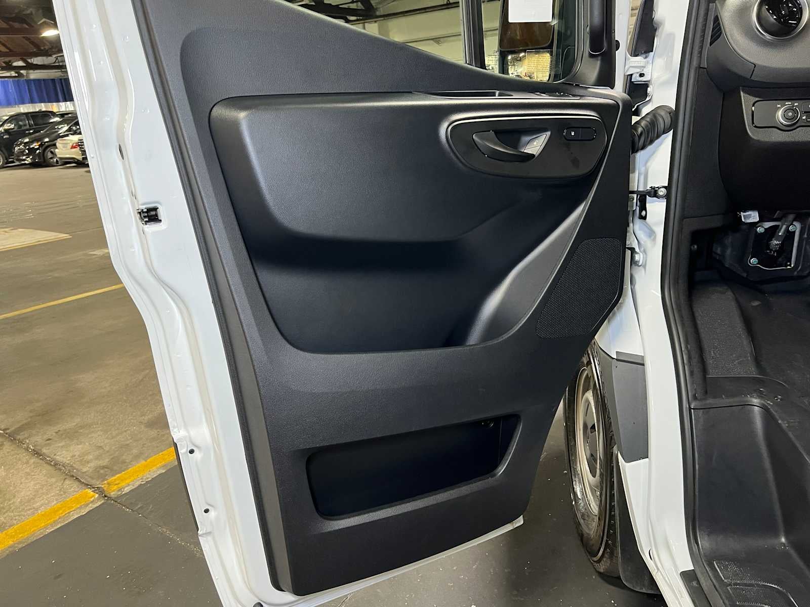 2025 Mercedes-Benz Sprinter 2500 Standard Roof I4 Diesel 144" RWD