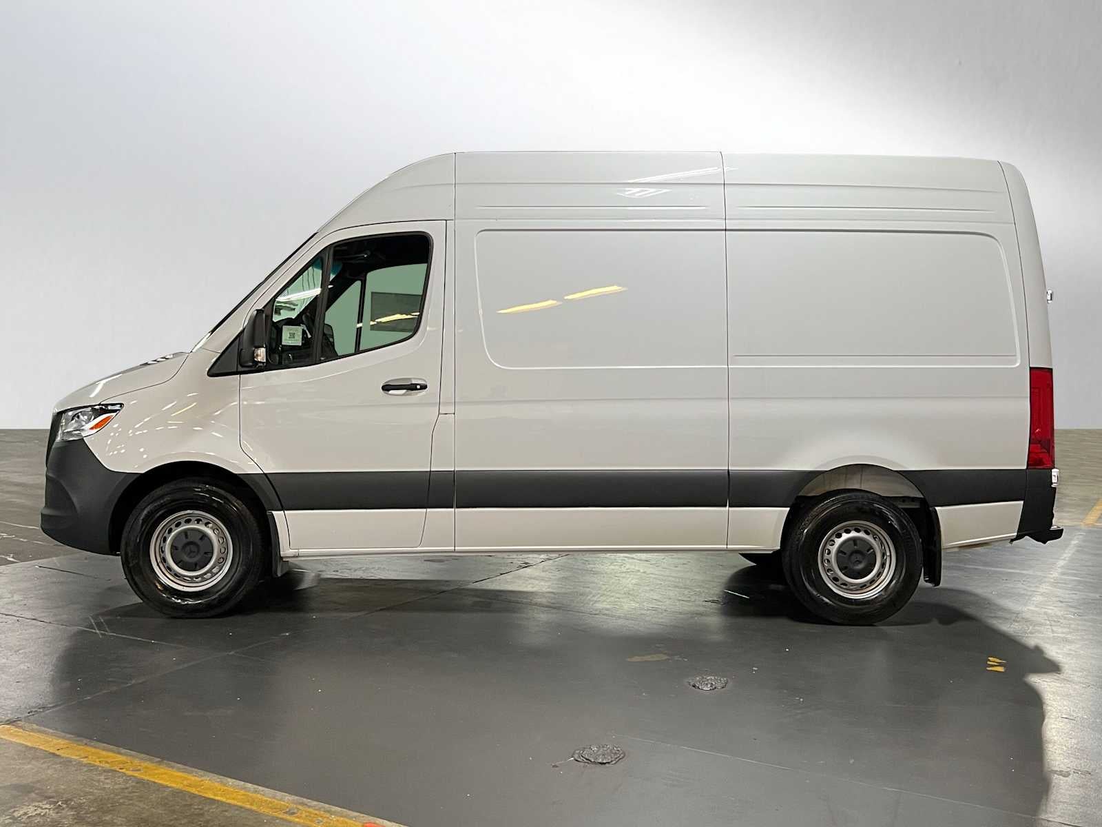 2025 Mercedes-Benz Sprinter 2500 Standard Roof I4 Diesel 144" RWD