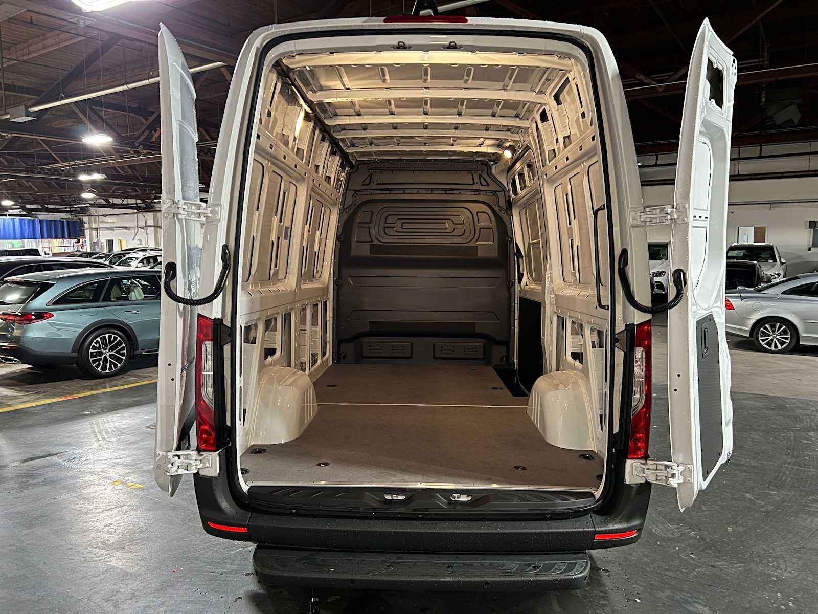 2026 Mercedes-Benz Sprinter 2500 Standard Roof I4 Diesel 144" RWD