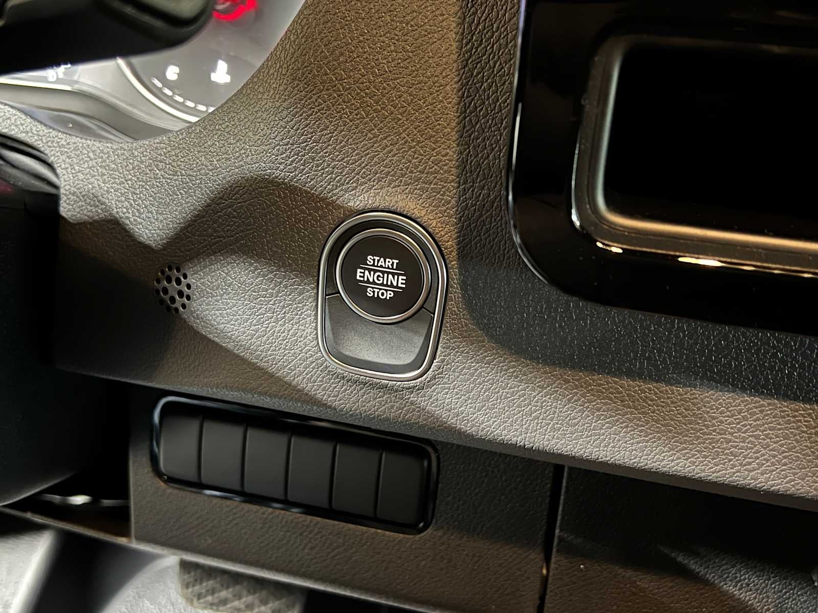 2026 Mercedes-Benz Sprinter 2500 Standard Roof I4 Diesel 144" RWD