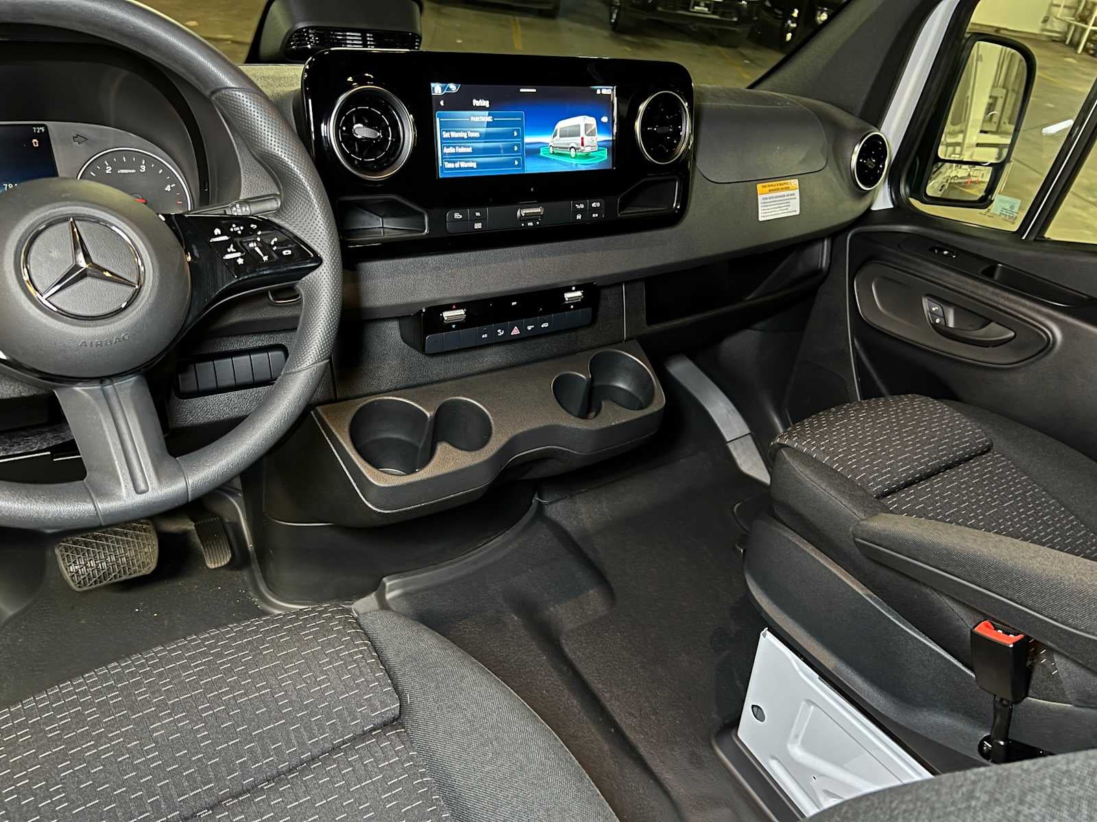 2025 Mercedes-Benz Sprinter 2500 Standard Roof I4 Diesel 144" RWD