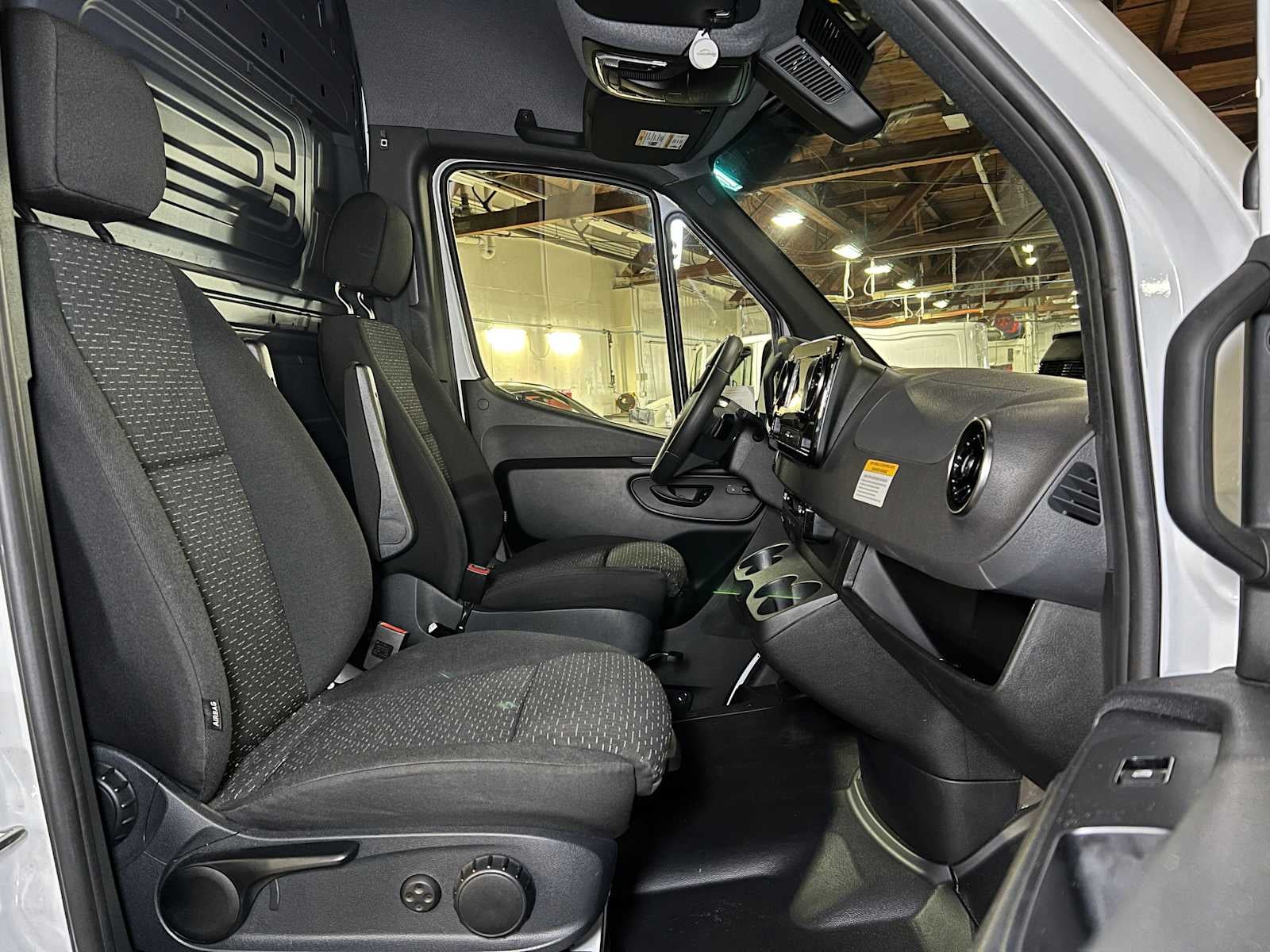 2025 Mercedes-Benz Sprinter 2500 Standard Roof I4 Diesel 144" RWD