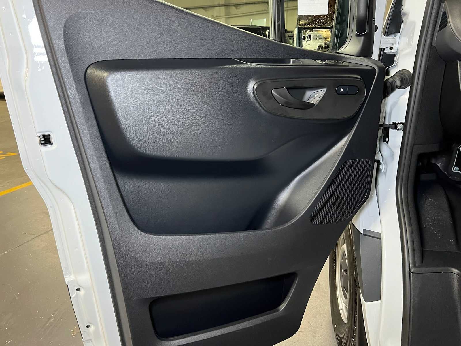 2025 Mercedes-Benz Sprinter 2500 Standard Roof I4 Diesel 144" RWD