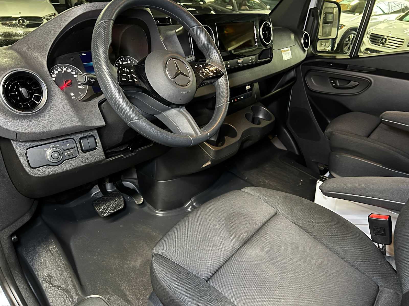 2025 Mercedes-Benz Sprinter 2500 Standard Roof I4 Diesel 144" RWD