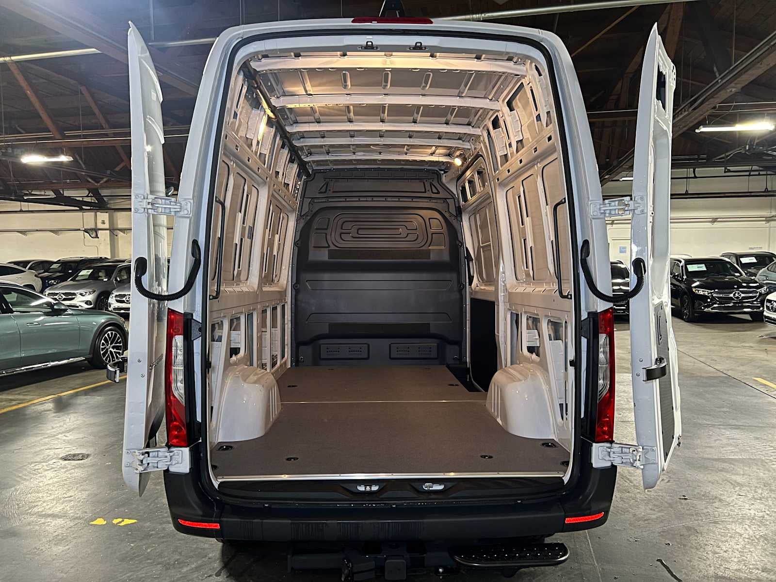 2025 Mercedes-Benz Sprinter 2500 Standard Roof I4 Diesel 144" RWD
