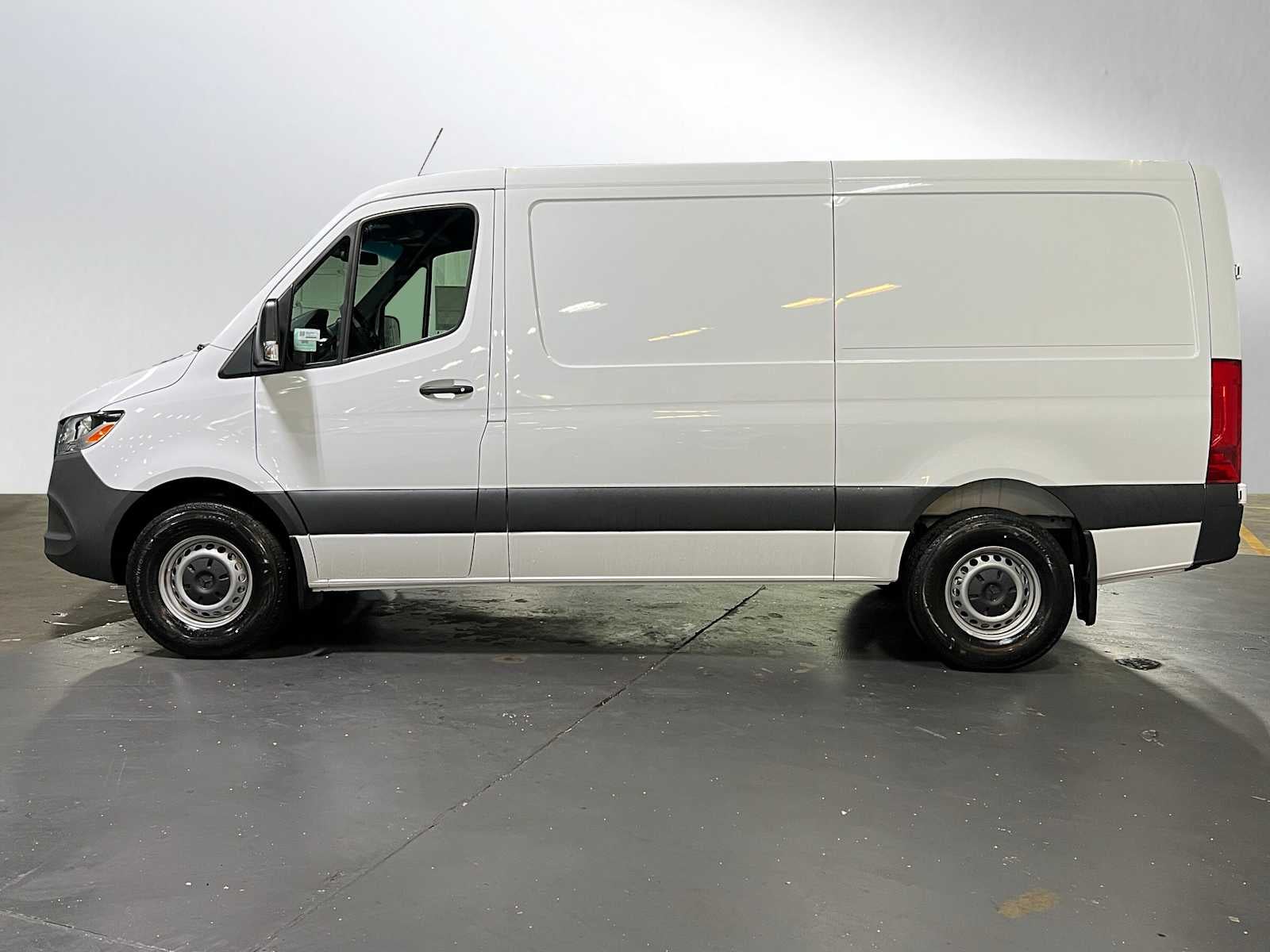 2025 Mercedes-Benz Sprinter 2500 Standard Roof I4 Diesel 144" RWD