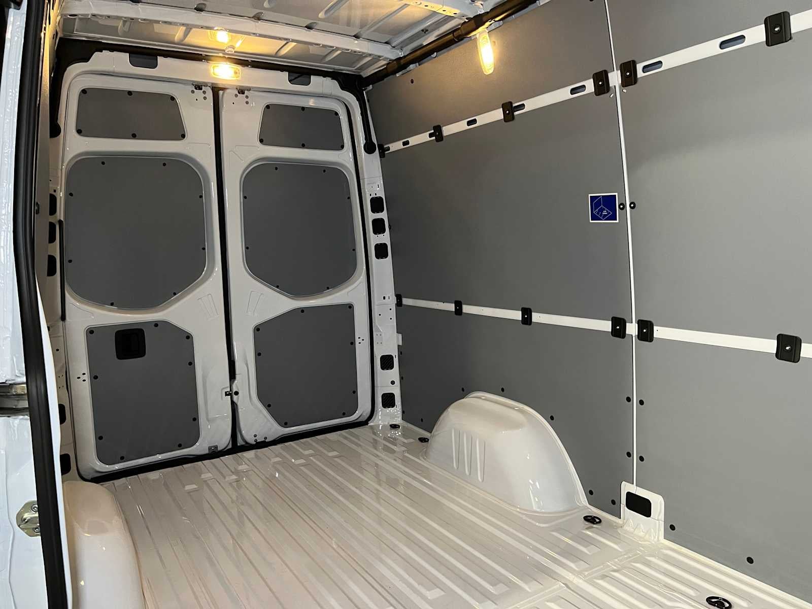 2025 Mercedes-Benz Sprinter 2500 Standard Roof I4 Diesel 144" RWD