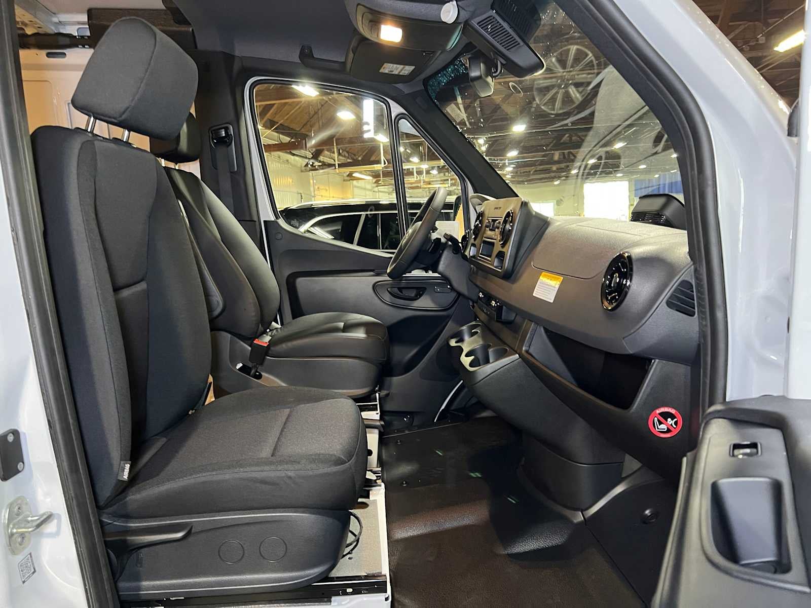 2025 Mercedes-Benz Sprinter 2500 Standard Roof I4 Diesel 144" RWD