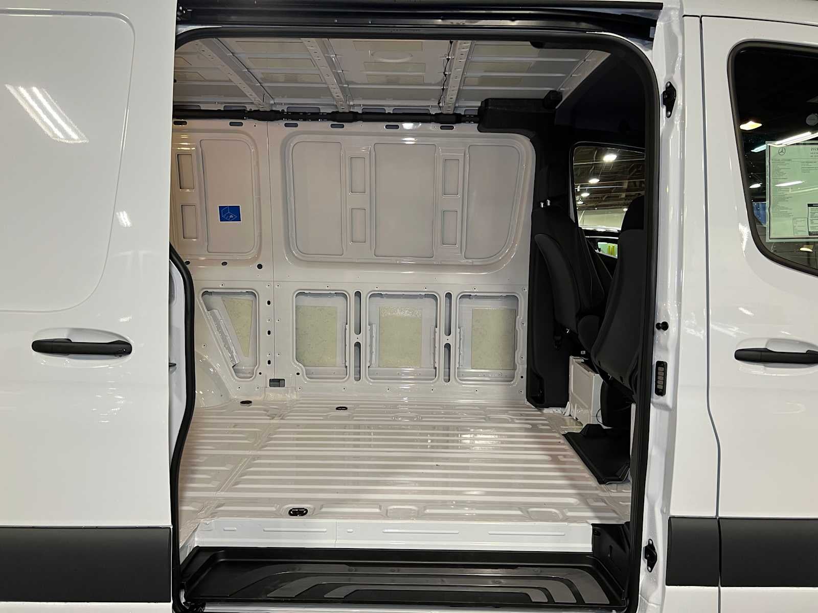 2025 Mercedes-Benz Sprinter 2500 Standard Roof I4 Diesel 144" RWD