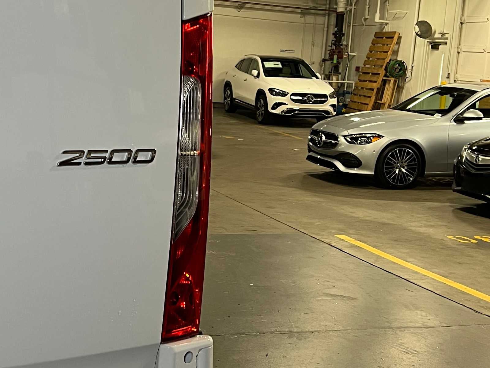 2025 Mercedes-Benz Sprinter 2500 Standard Roof I4 Diesel 144" RWD