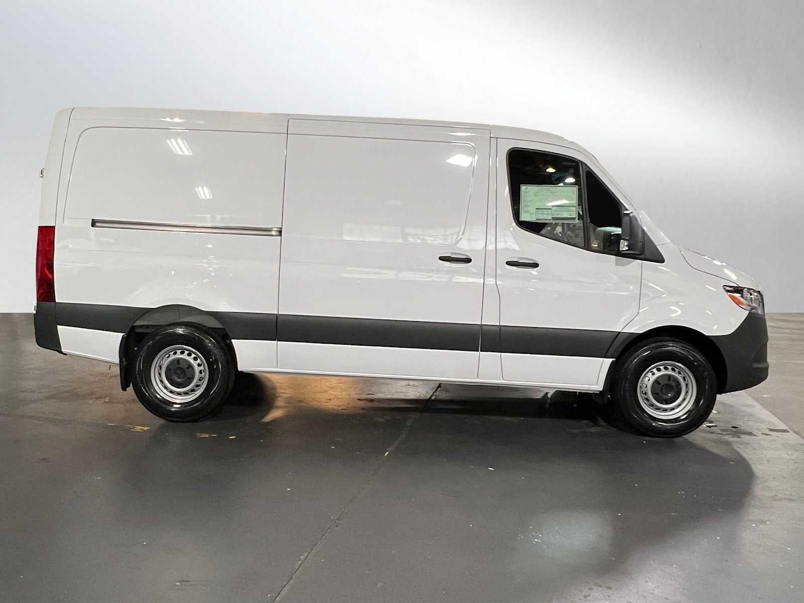 2025 Mercedes-Benz Sprinter 2500 Standard Roof I4 Diesel 144" RWD