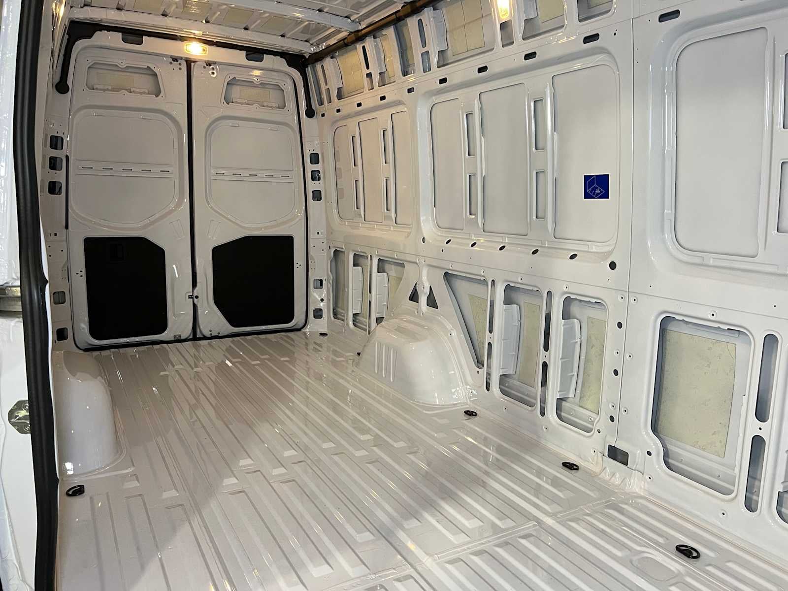 2025 Mercedes-Benz Sprinter 2500 High Roof I4 Diesel 170" RWD