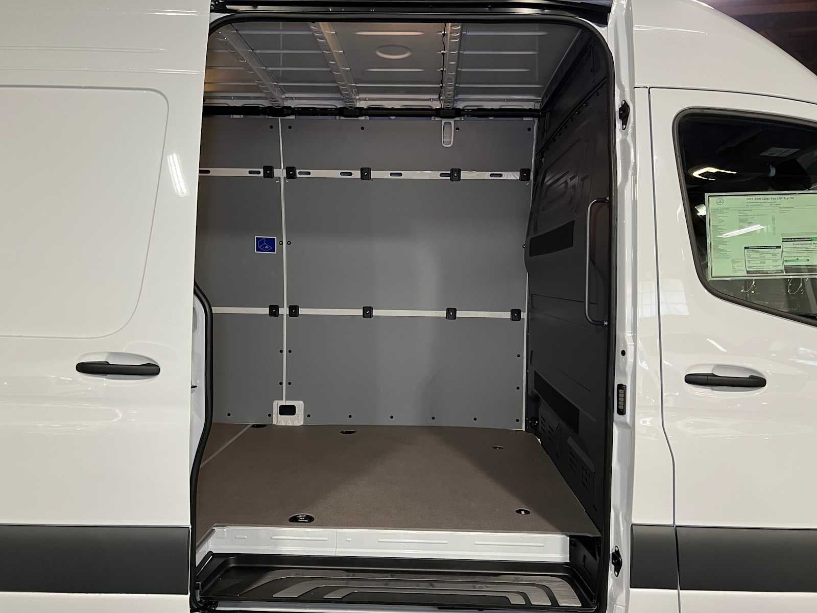 2025 Mercedes-Benz Sprinter 2500 High Roof I4 Diesel 170" RWD
