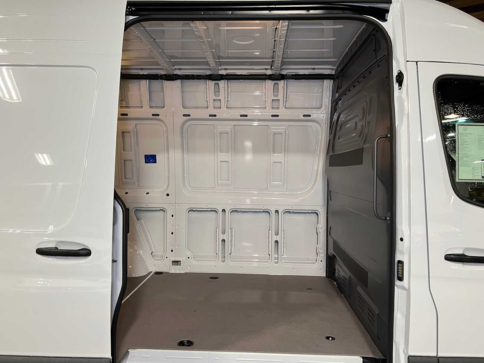 2026 Mercedes-Benz Sprinter 2500 Standard Roof I4 Diesel HO 144" RWD