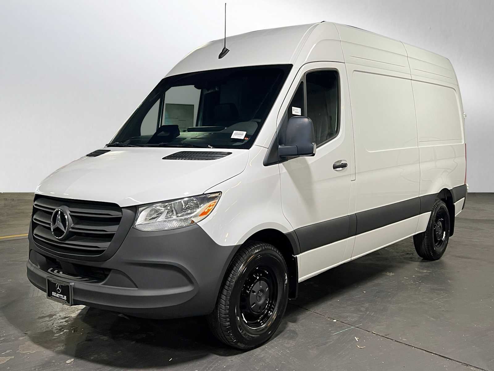 2025 Mercedes-Benz Sprinter 2500 Standard Roof I4 Diesel HO 144" RWD