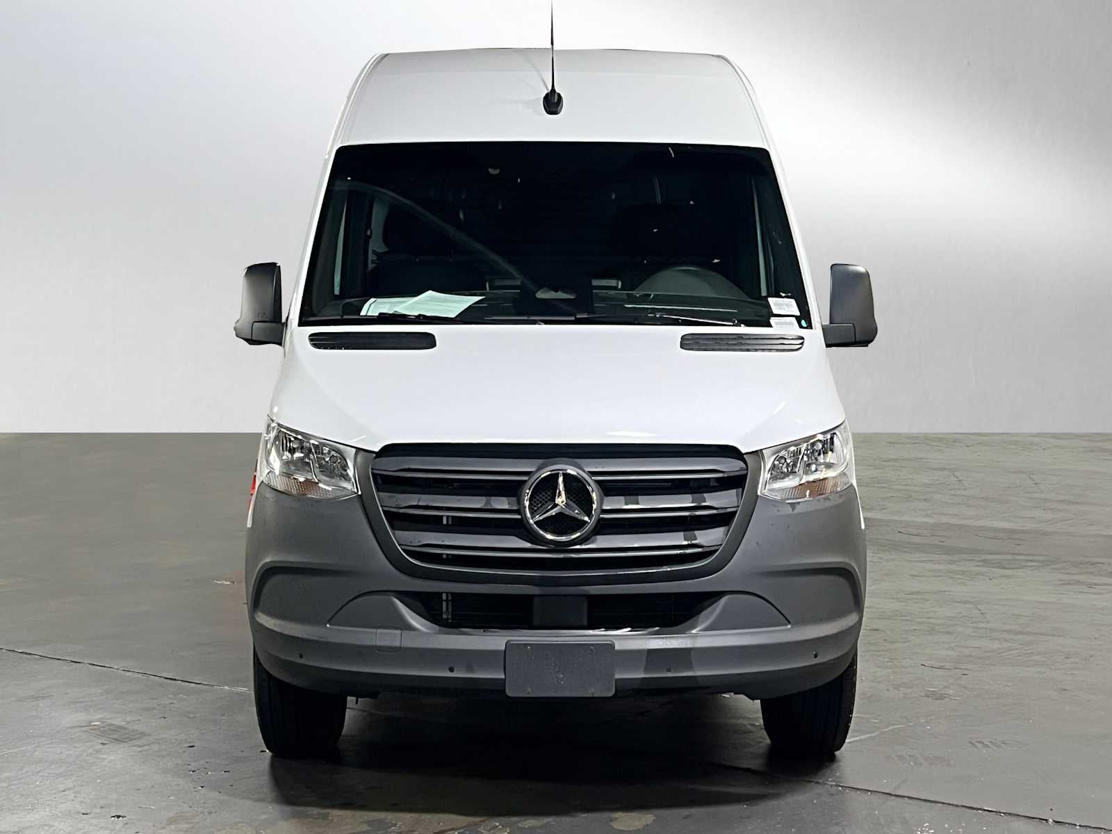 2025 Mercedes-Benz Sprinter 2500 Standard Roof I4 Diesel HO 144" RWD