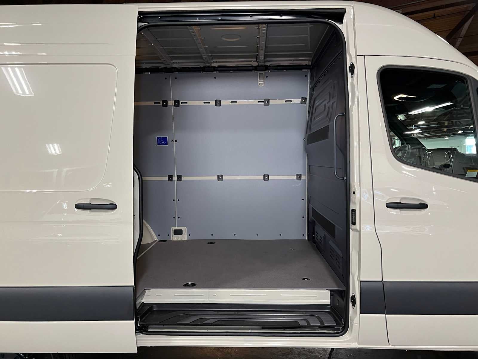 2025 Mercedes-Benz Sprinter 2500 Standard Roof I4 Diesel HO 144" AWD
