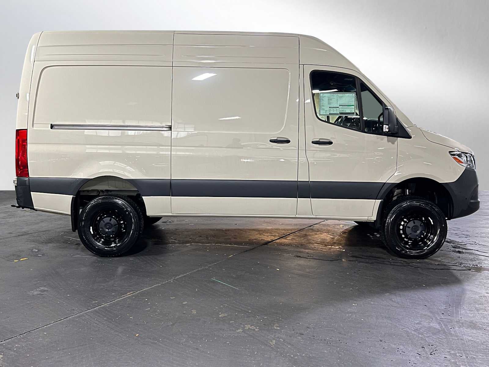 2025 Mercedes-Benz Sprinter 2500 Standard Roof I4 Diesel HO 144" AWD