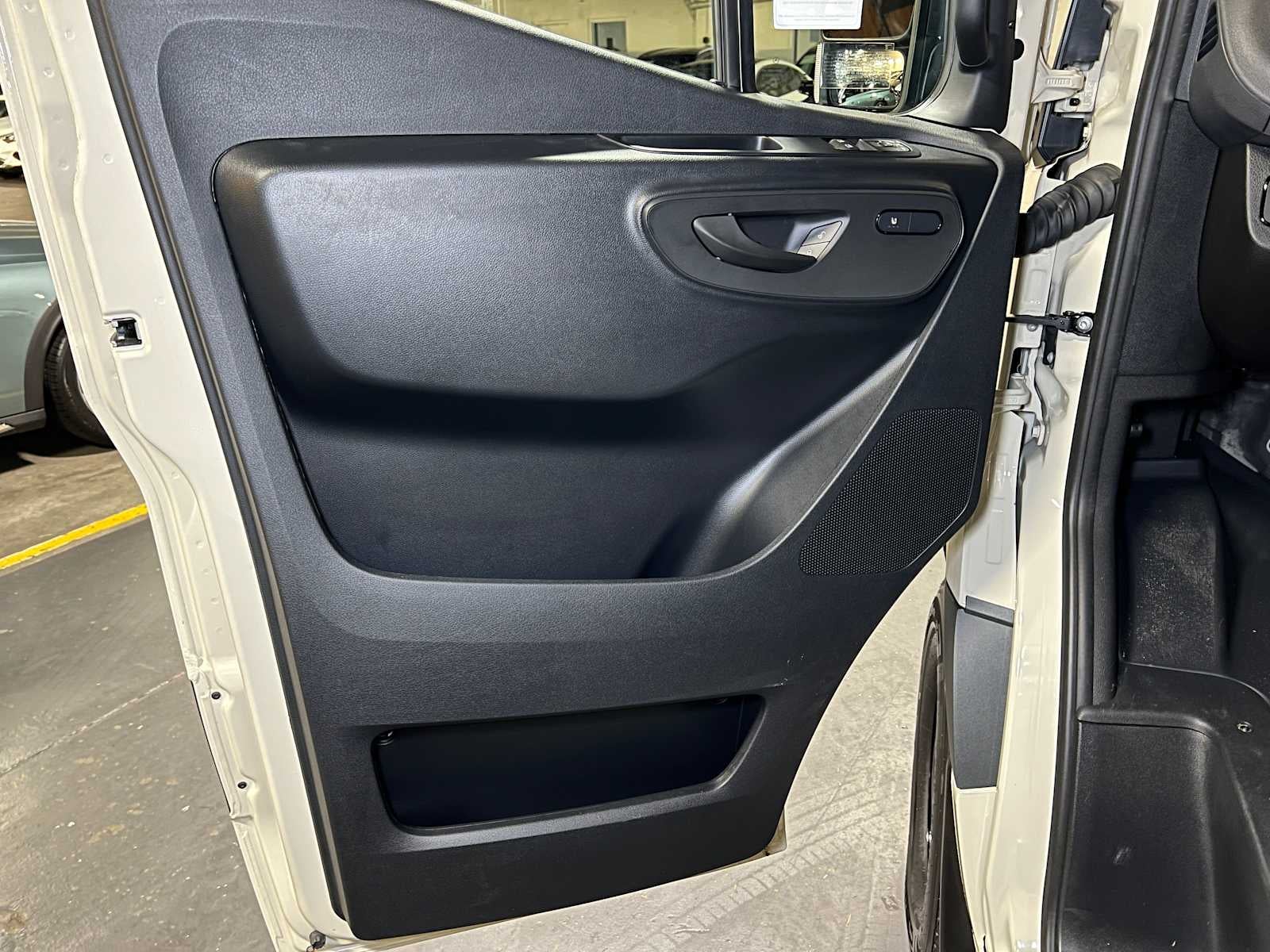 2025 Mercedes-Benz Sprinter 2500 Standard Roof I4 Diesel HO 144" AWD