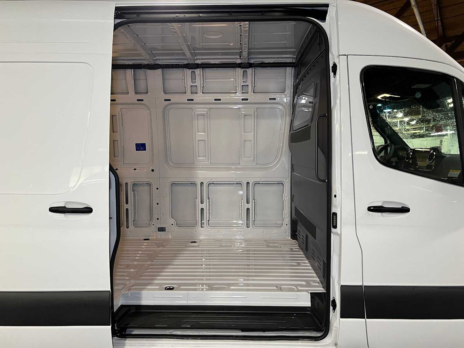 2025 Mercedes-Benz Sprinter 2500 High Roof I4 Diesel HO 170" RWD