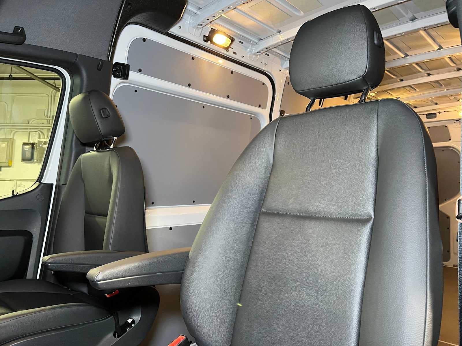 2025 Mercedes-Benz Sprinter 2500 High Roof I4 Diesel HO 170" RWD