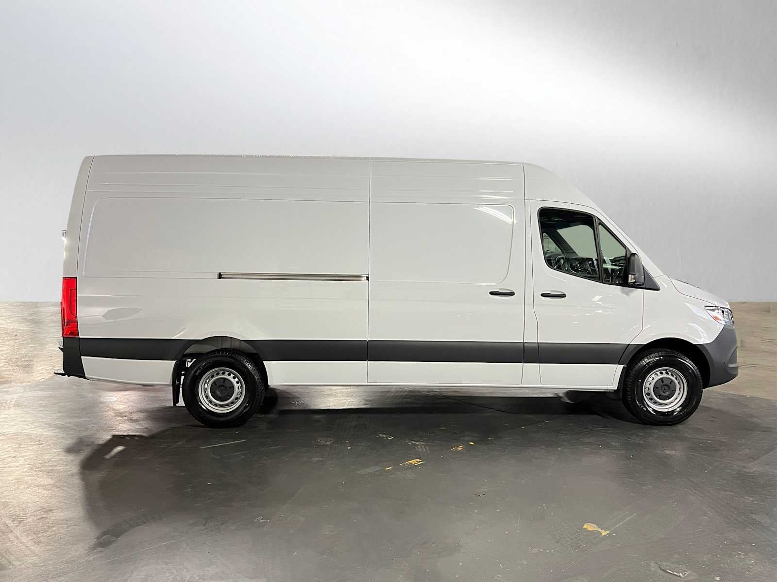2025 Mercedes-Benz Sprinter 2500 High Roof I4 Diesel HO 170" RWD