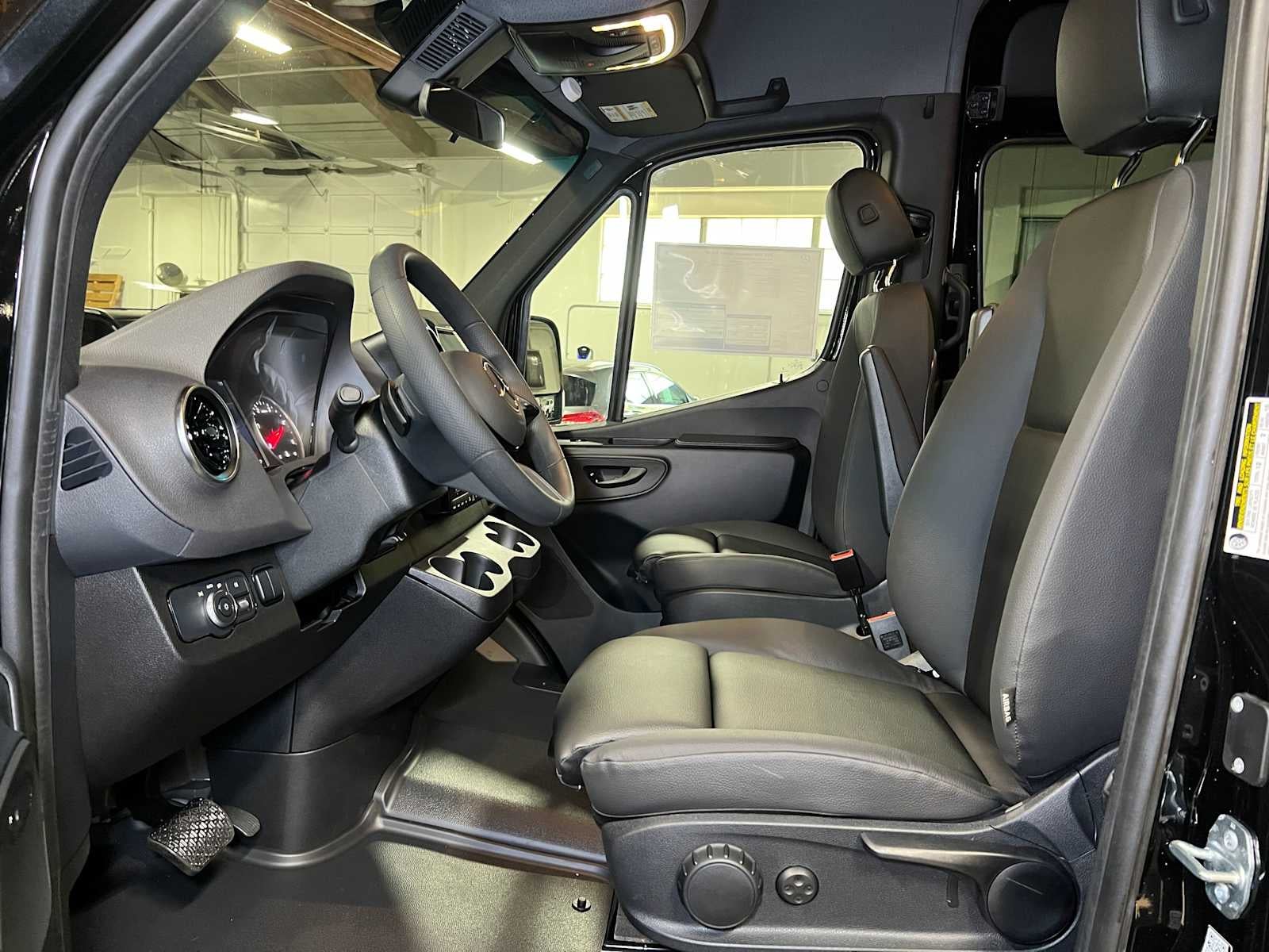 2025 Mercedes-Benz Sprinter 2500 Standard Roof I4 Diesel 144" RWD