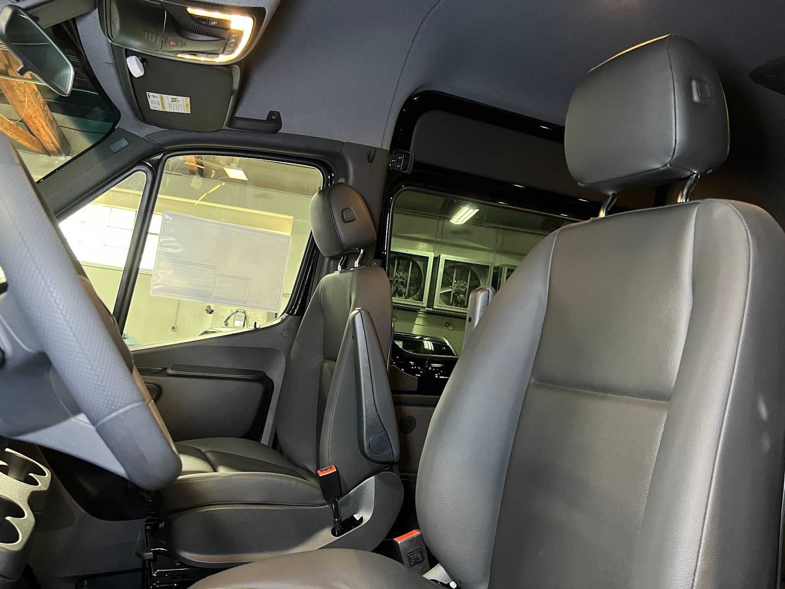 2025 Mercedes-Benz Sprinter 2500 Standard Roof I4 Diesel 144" RWD