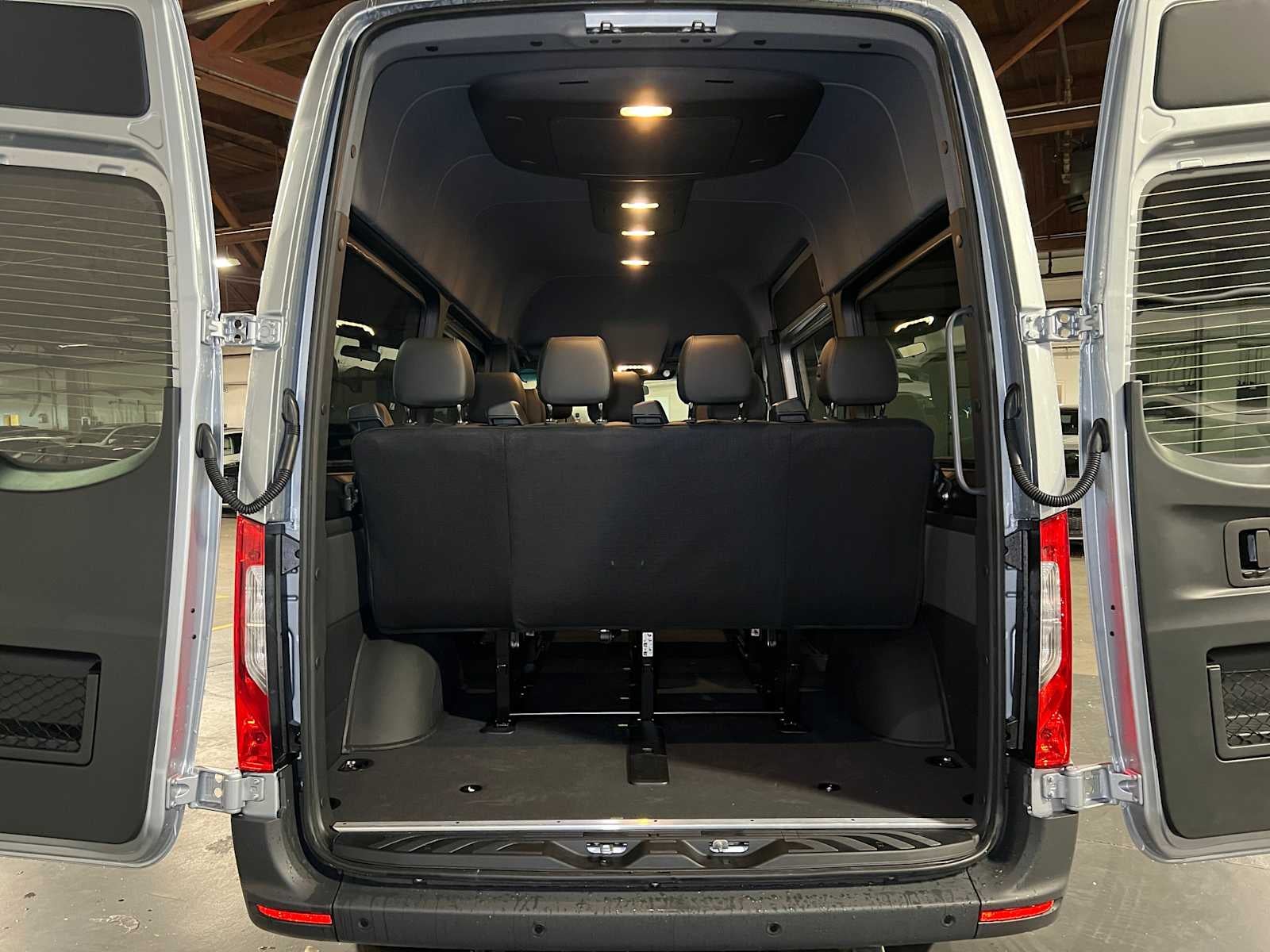 2025 Mercedes-Benz Sprinter 2500 Standard Roof I4 Diesel HO 144" RWD