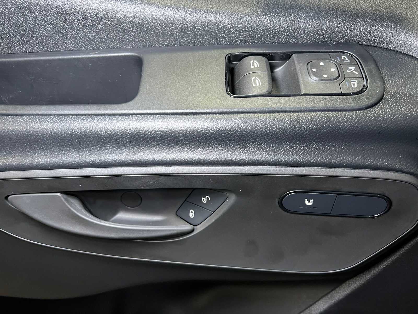 2025 Mercedes-Benz Sprinter 2500 Standard Roof I4 Diesel HO 144" RWD