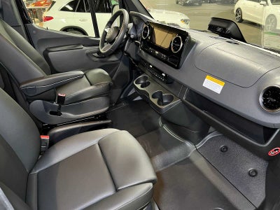 2025 Mercedes-Benz Sprinter 2500 Standard Roof I4 Diesel HO 144" RWD