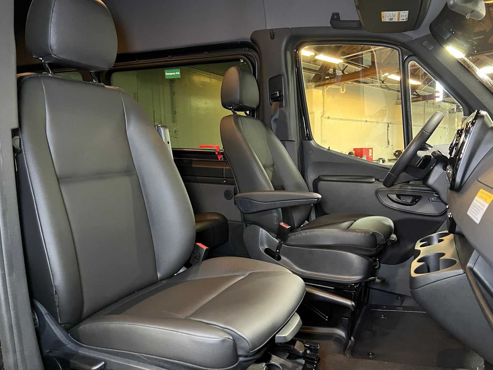 2025 Mercedes-Benz Sprinter 2500 Standard Roof I4 Diesel HO 144" RWD